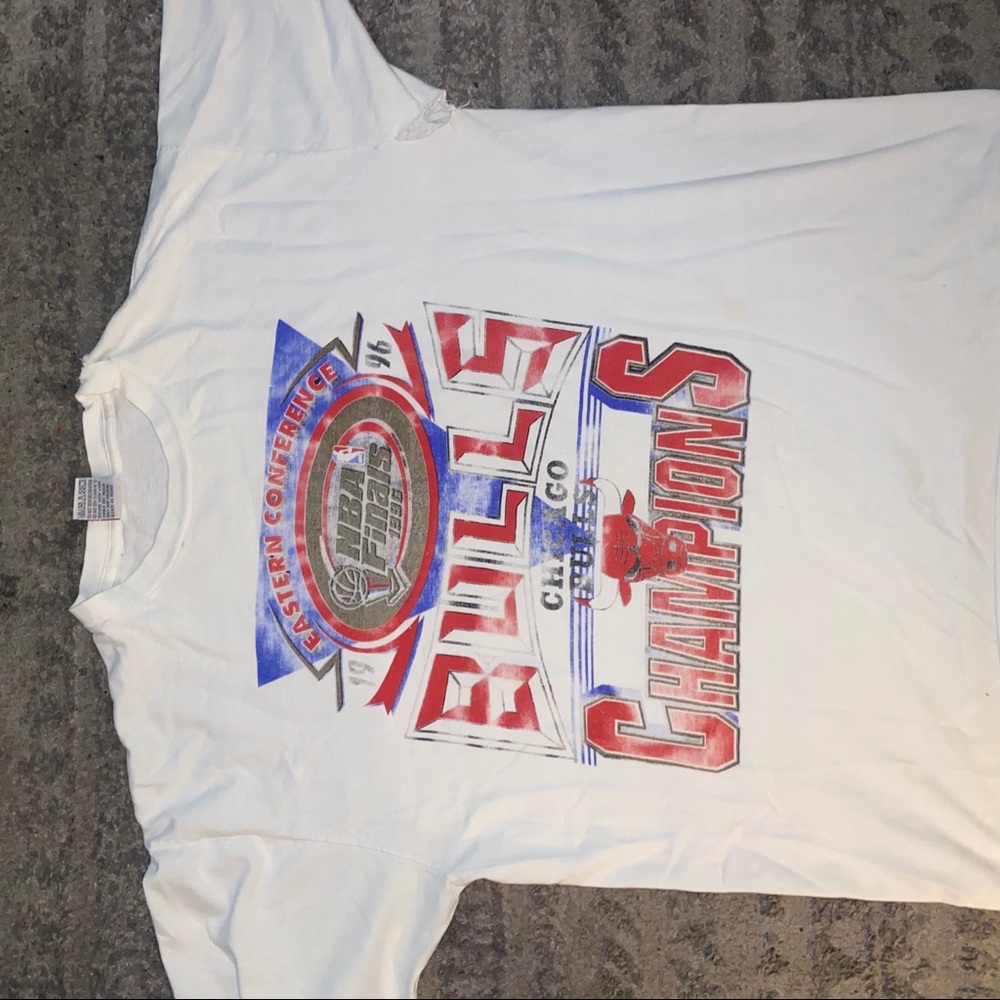 Vintage Chicago bulls tee